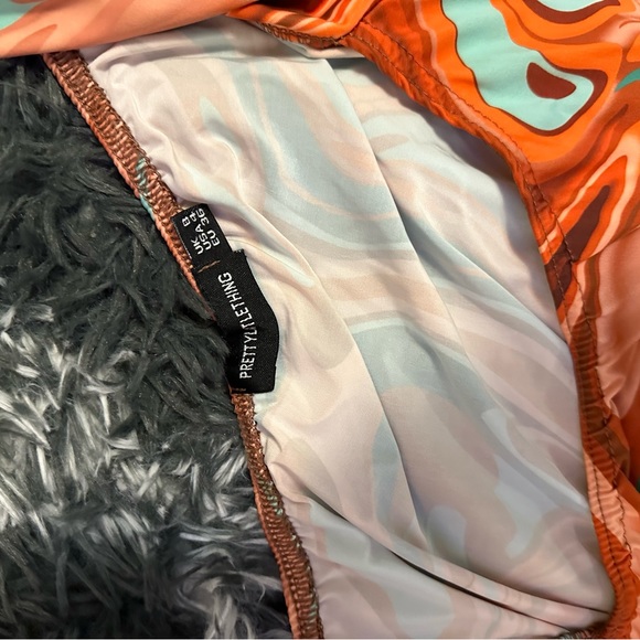 Marble Print Wrap Ruched Bodycon Mini Dress - Picture 4 of 4